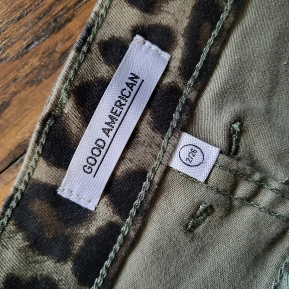 Good American High Rise Shorts size 2/26 - Picture 6 of 10